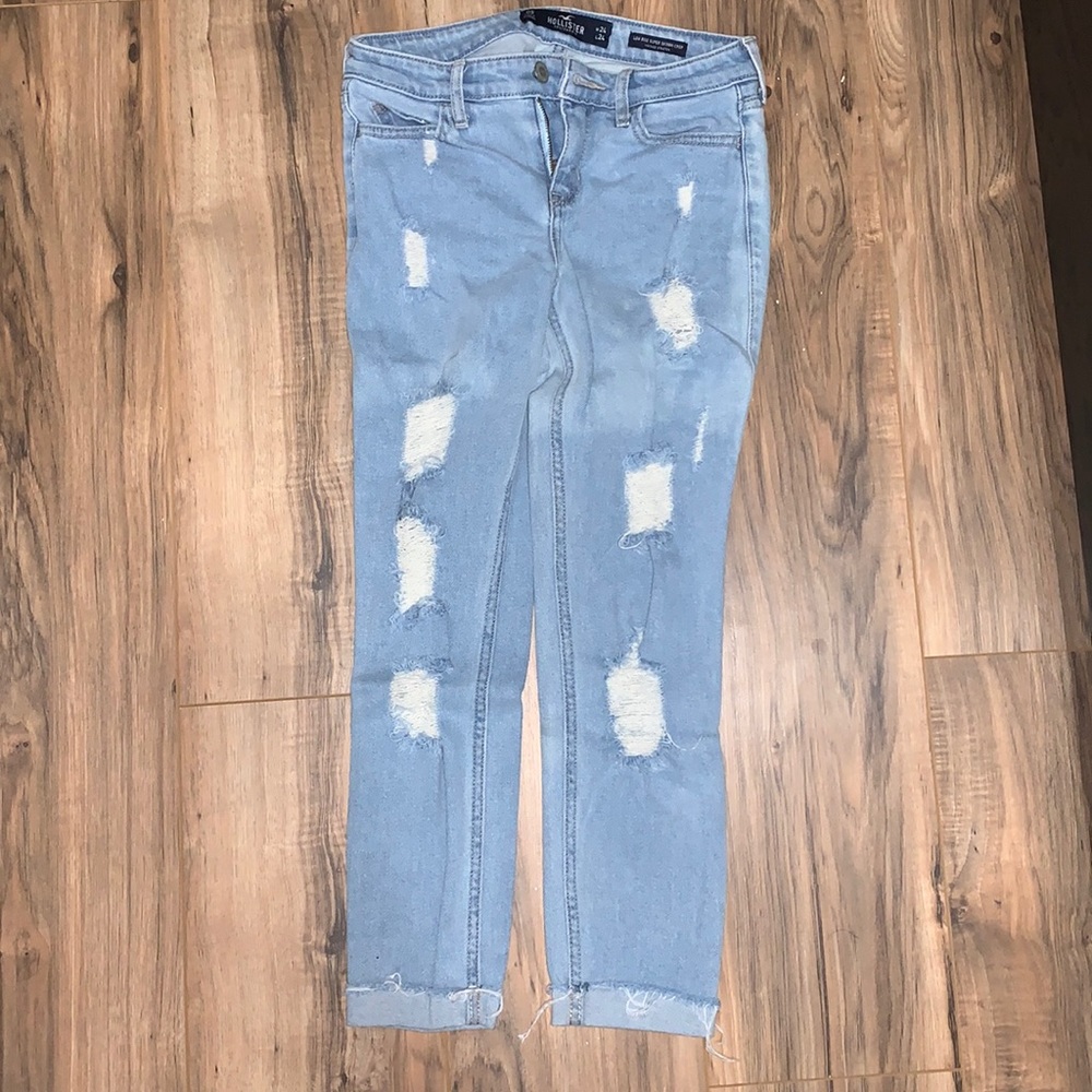 NWOT Distressed Jeans